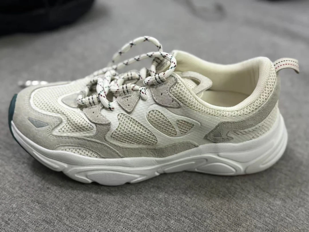 代购韩版专柜正品火星鞋爆款男女同款4CM增高软底网面穿到-5。