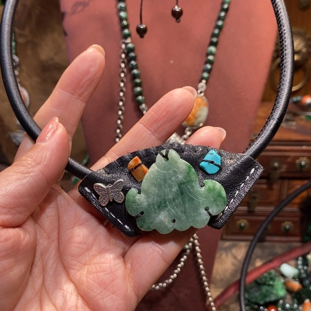 翡翠吊坠(赠链)未镶嵌