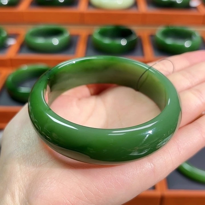 和田玉（碧玉）未镶嵌手镯底妆细，推荐！