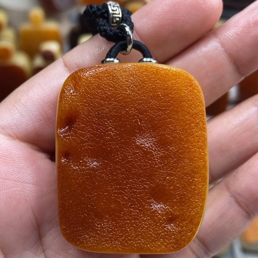 【闪购商品】琥珀颈饰未镶嵌