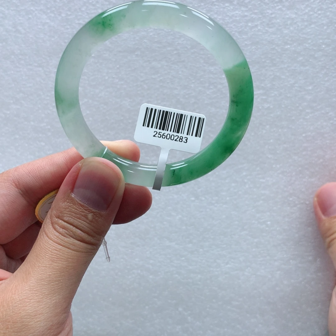 要***！石英质玉未镶嵌手镯青青52-关注