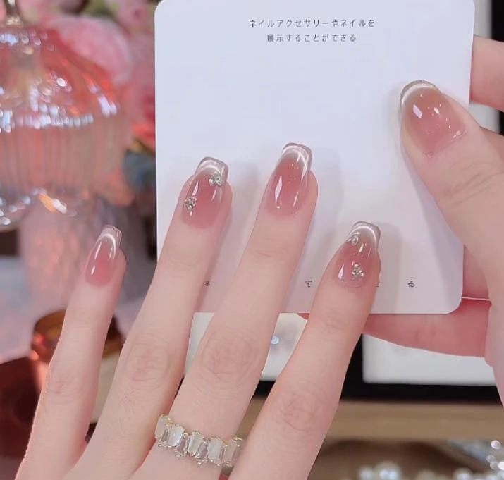 【简一精灵】纯手工穿戴甲秋冬新款法式猫眼裸色带钻美甲显白高级感