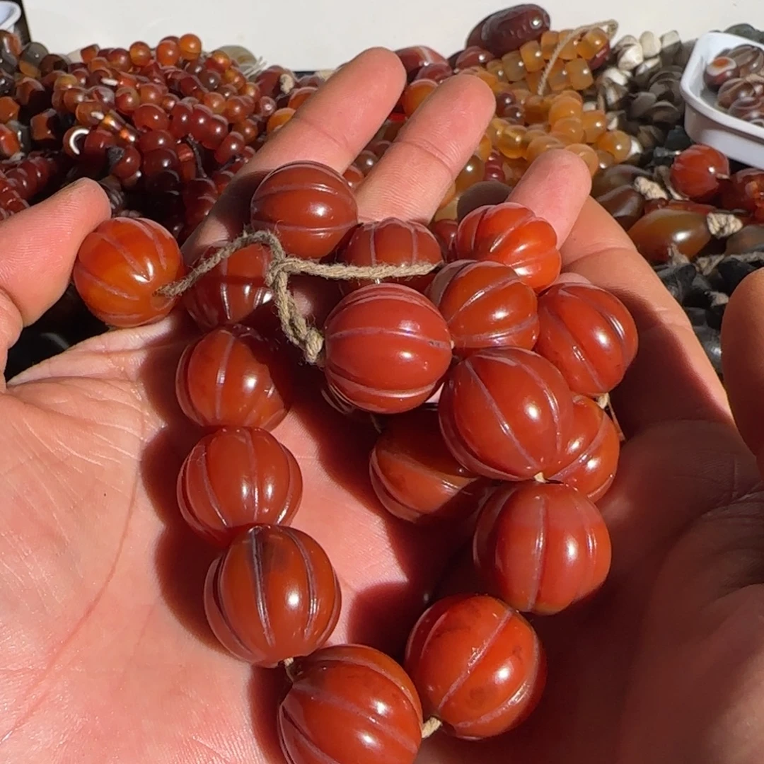 林***致玛瑙/玉髓未镶嵌颈饰