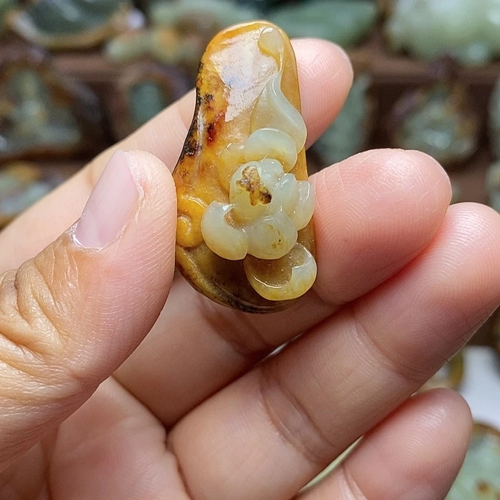 岫岩河磨玉（透闪石质玉）未镶嵌颈饰