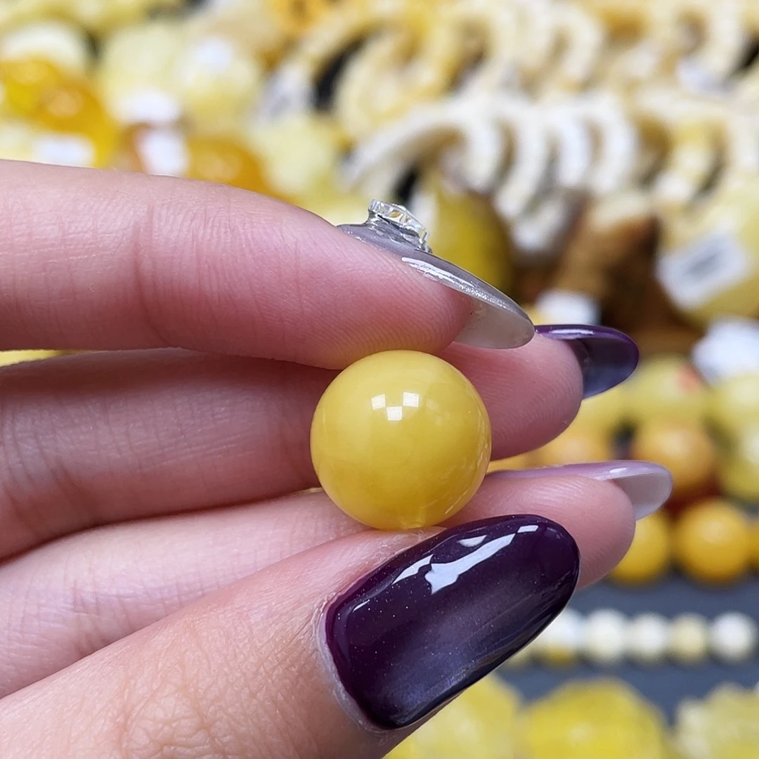 琥珀未镶嵌裸石13.8mm鸡油黄圆珠蜜蜡