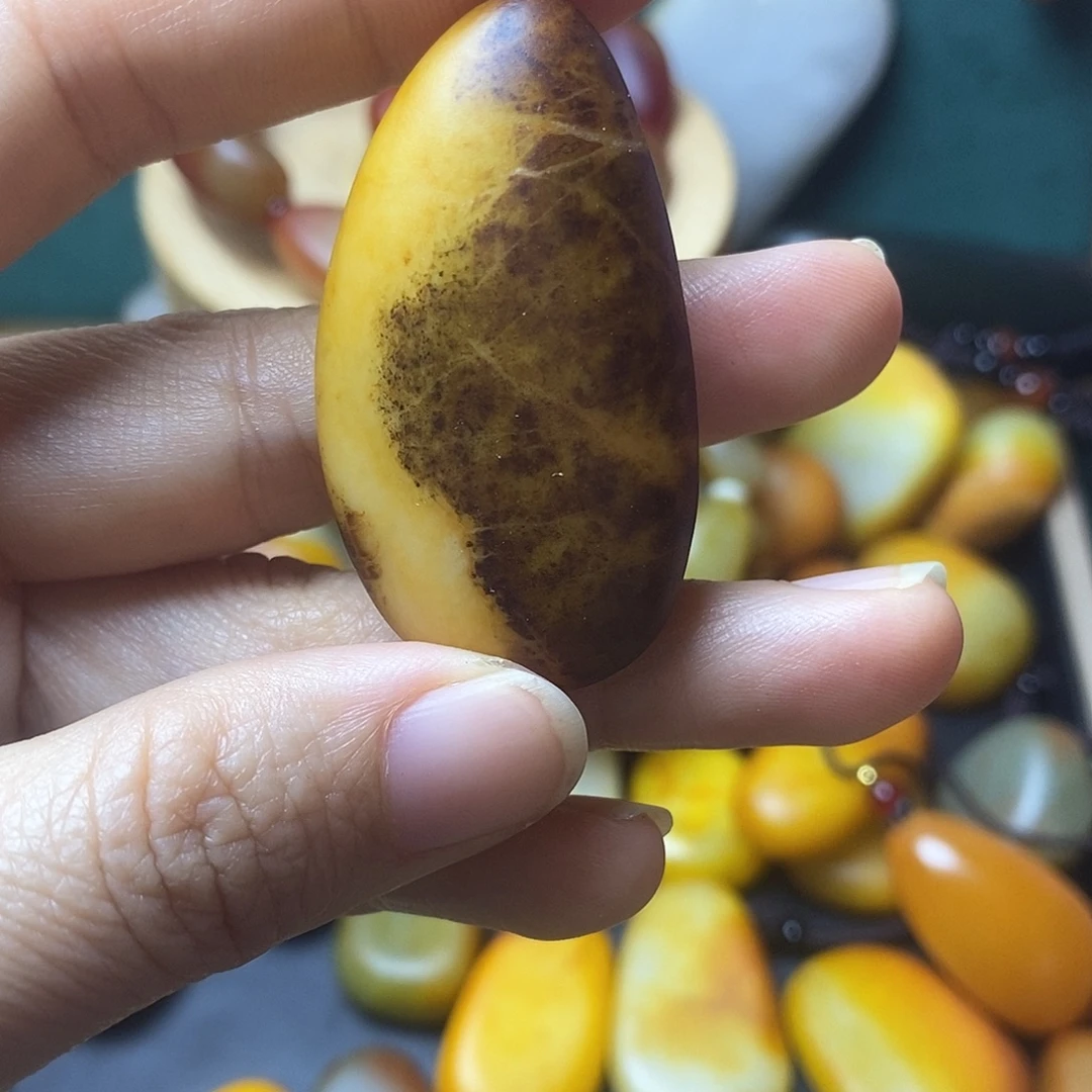 和田玉（糖玉）未镶嵌挂件