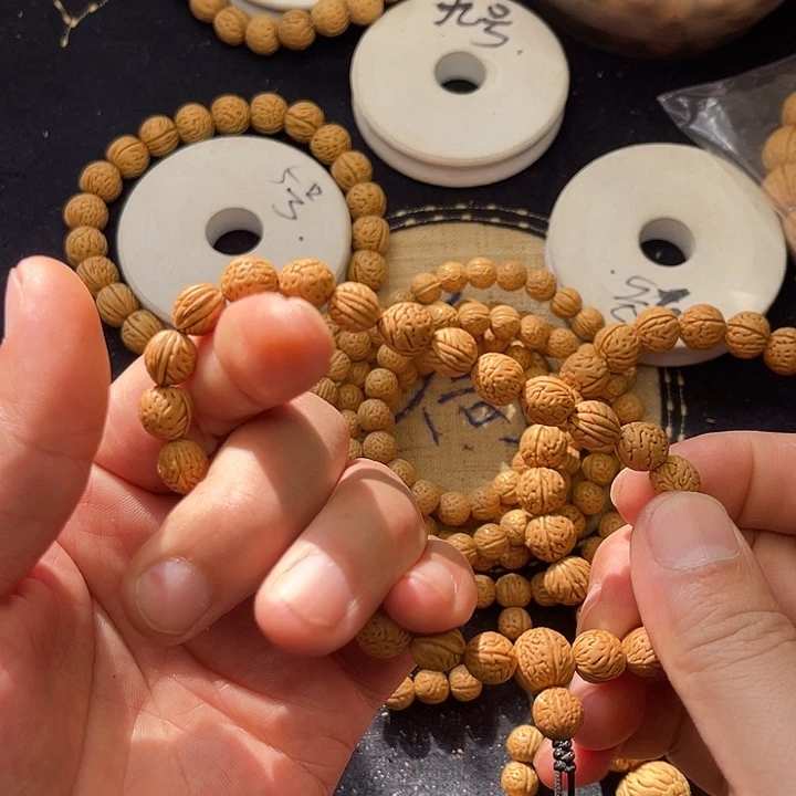 ୧***️吊坠桃核野生山桃手持福利