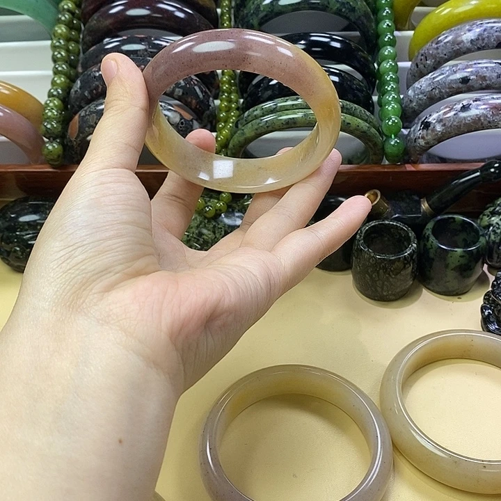 石英质玉（金丝玉）未镶嵌三色手镯7号