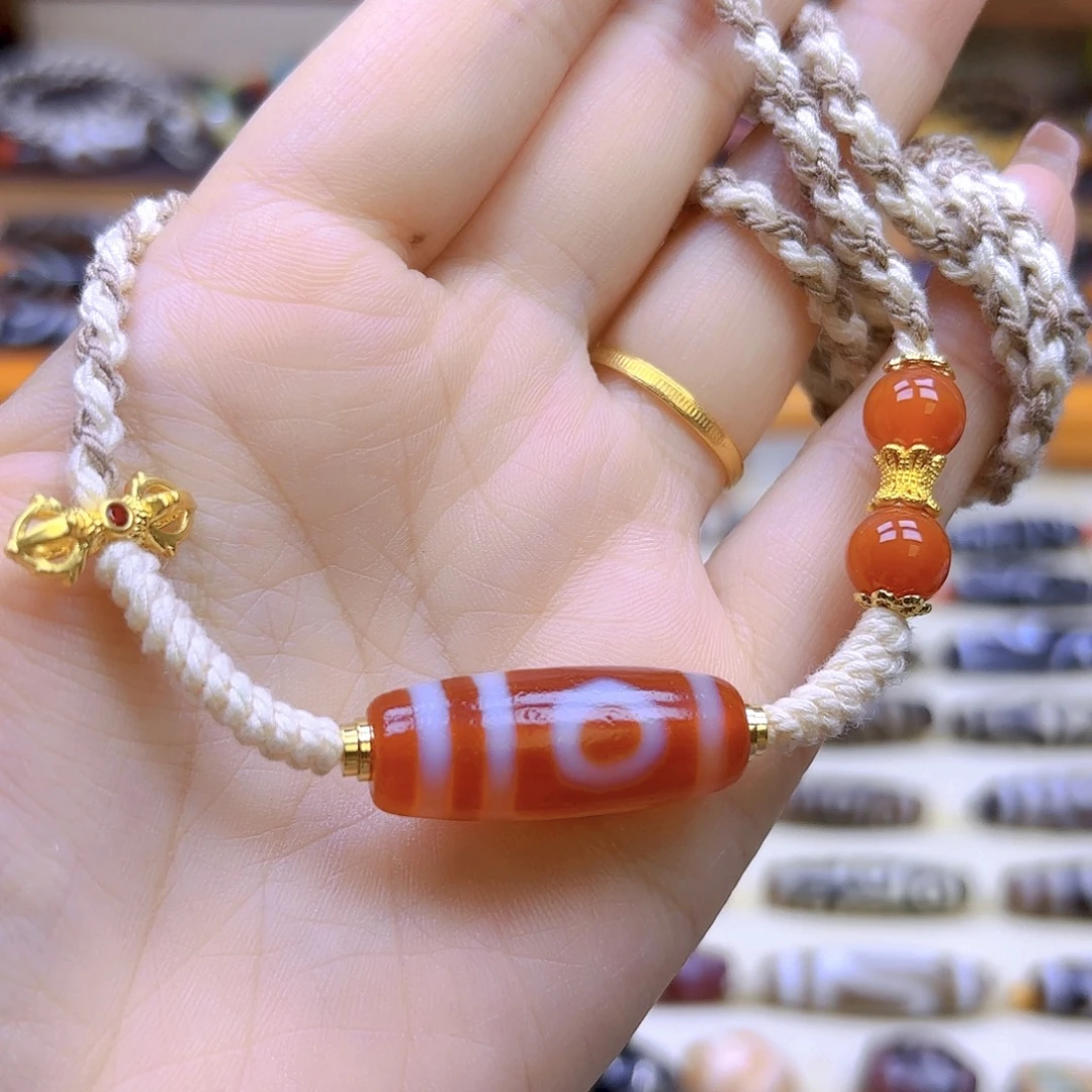 壹***动玛瑙/玉髓未镶嵌颈饰