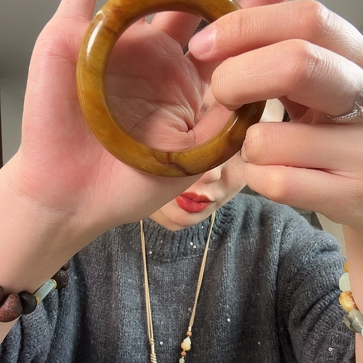 M****蛇纹石玉未镶嵌颈饰