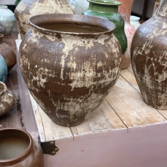 瓶景德镇陶瓷。景德镇陶瓷