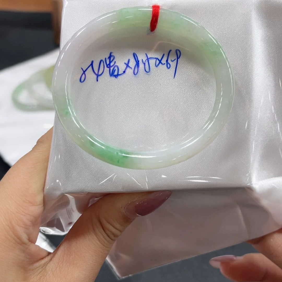 未镶嵌手镯翡翠翡翠