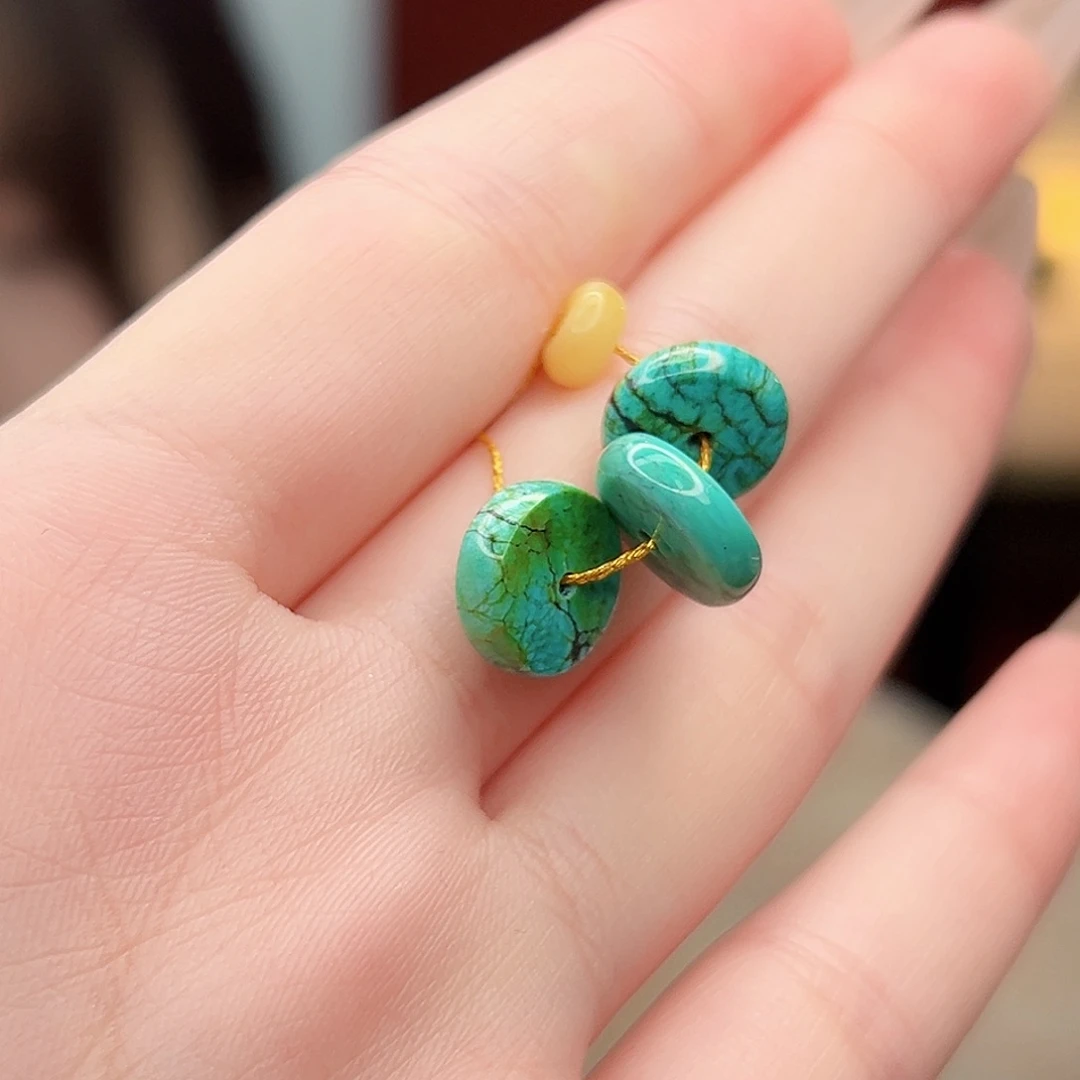 蜜蜡未镶嵌珠宝奇石