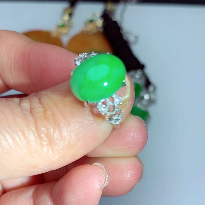 翡翠吊坠(不含链)未镶嵌