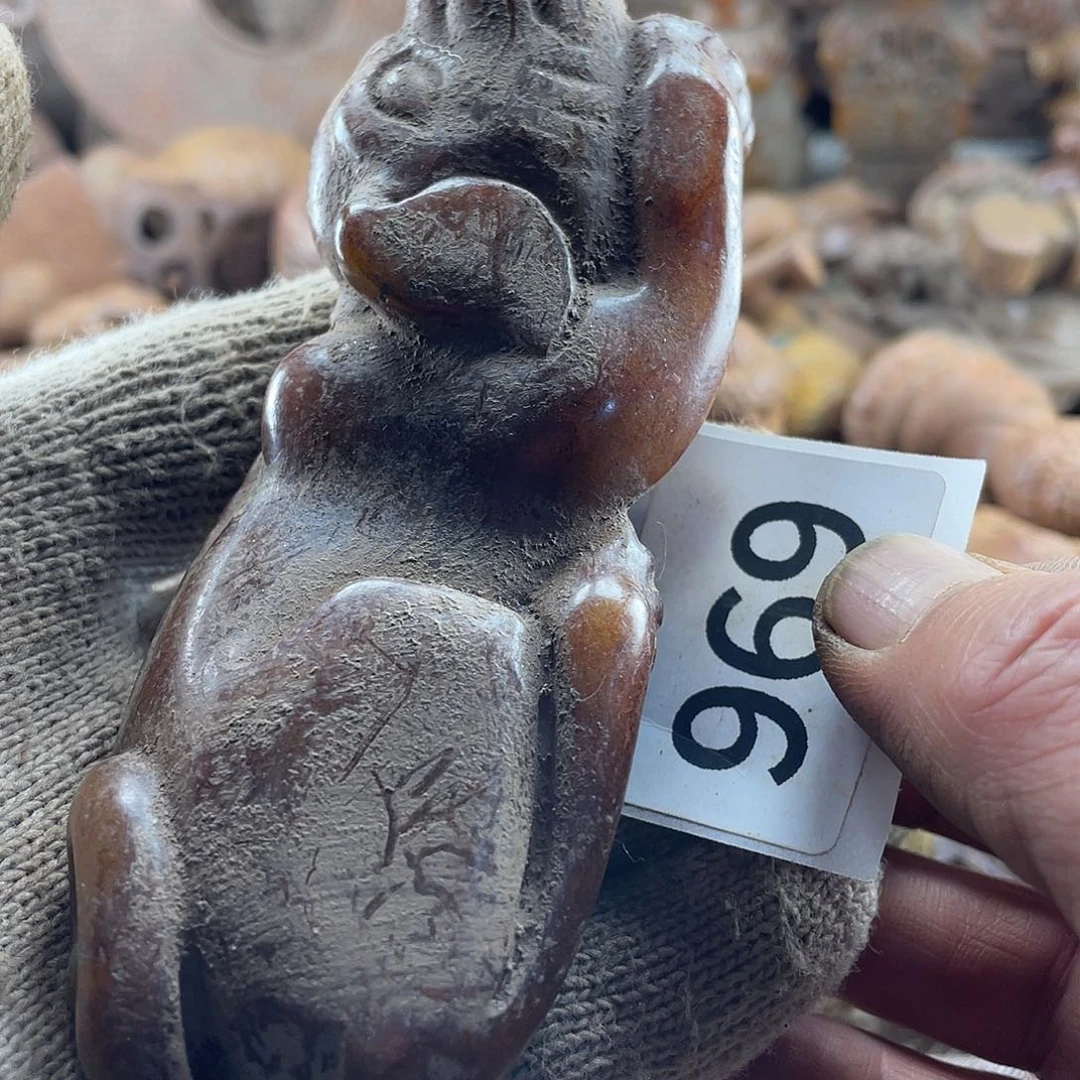 和田玉（糖玉）未镶嵌挂件