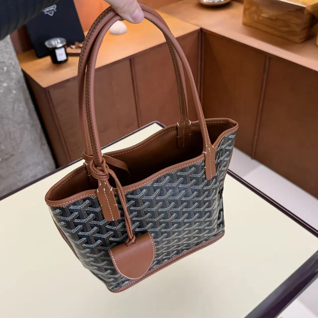 Byjunjun【狗牙包】珺珺私物定制手提包C25B1435