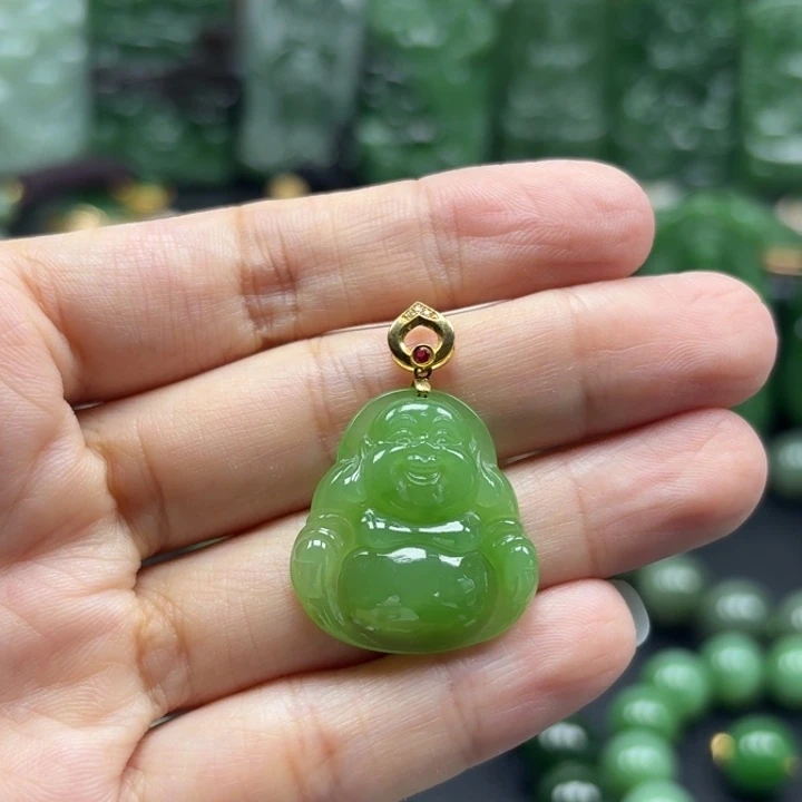 颈饰18K金镶嵌和田玉