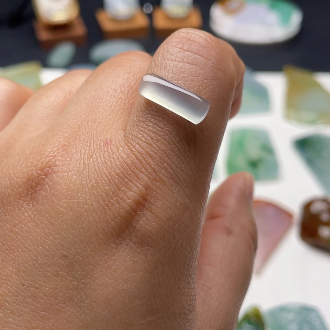 定制翡翠未镶嵌包工