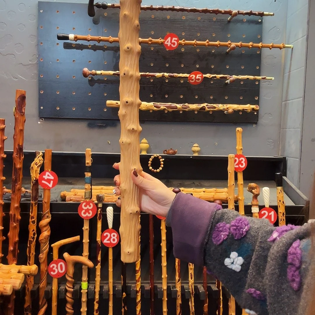 T***.56公分左右长，短棍