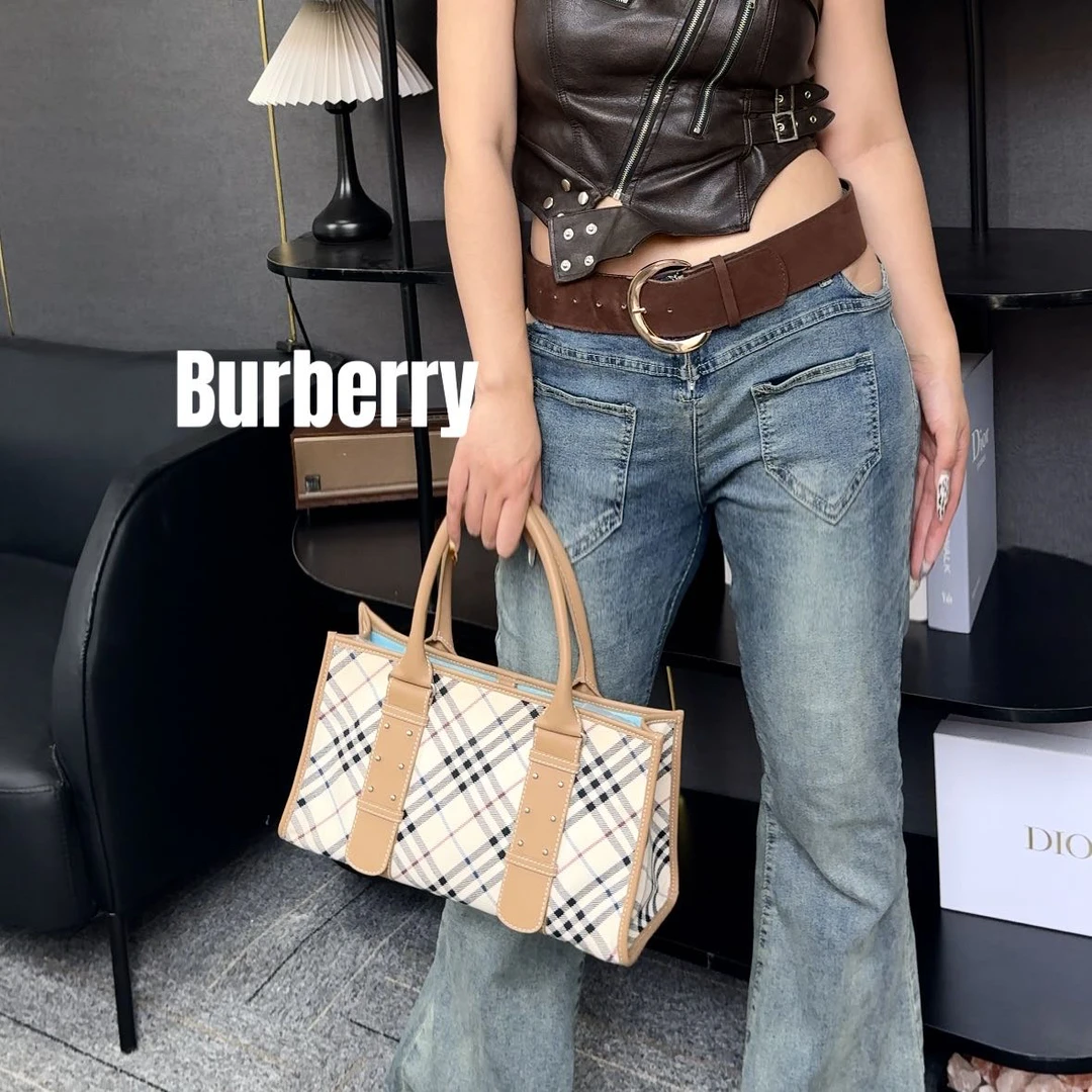 修复品619064/BURBERRY/博柏利卡其色三角公文包