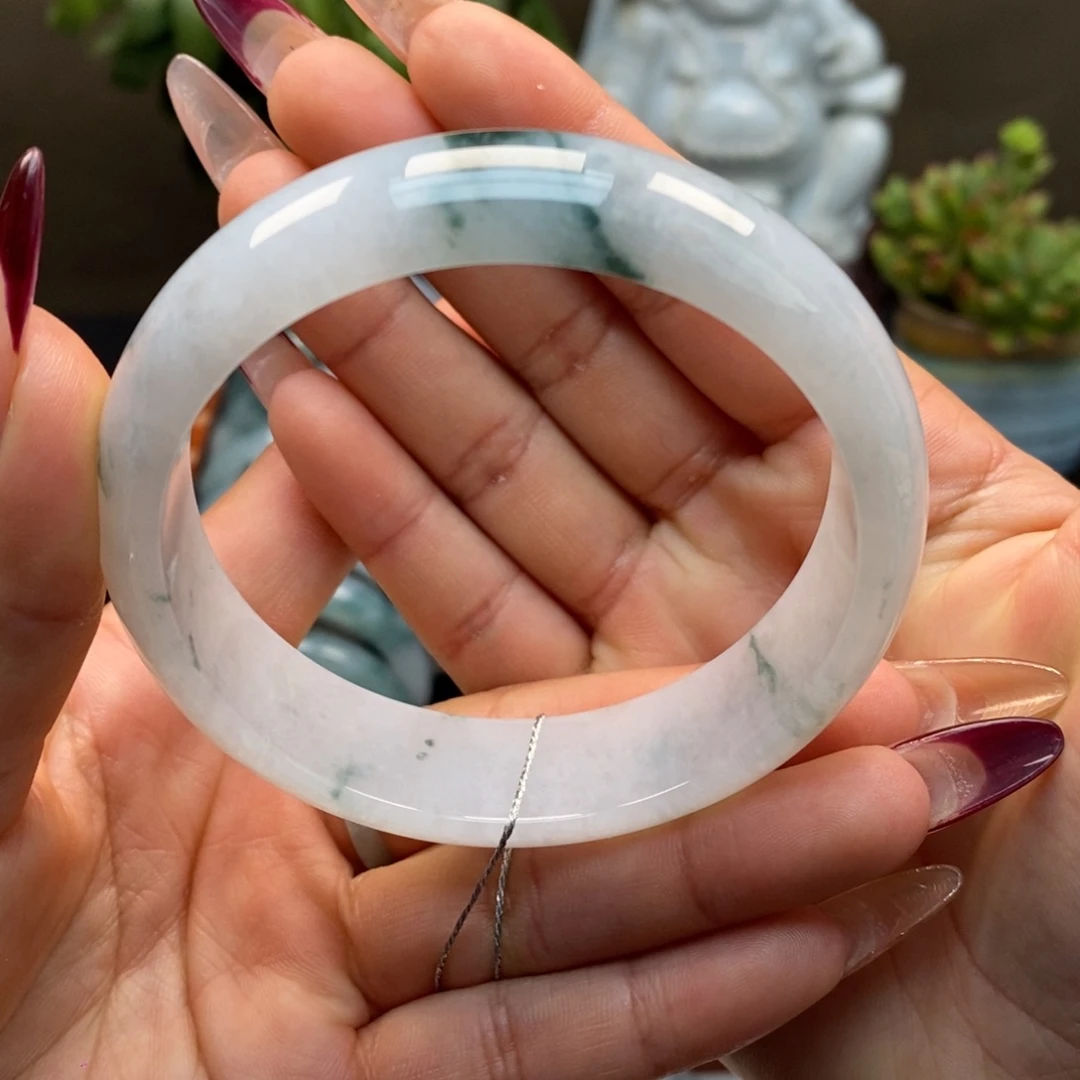 翡翠手镯未镶嵌天然