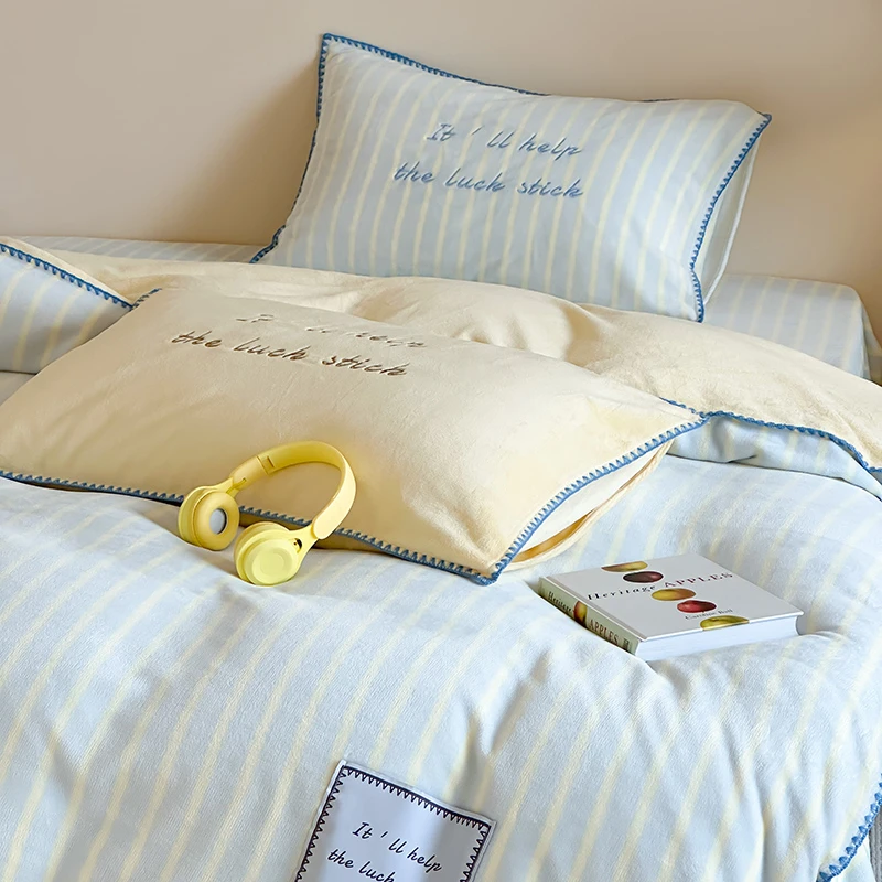 A类ins简约三角针撞色保暖牛奶绒四件套格子条纹小清新加厚三件套