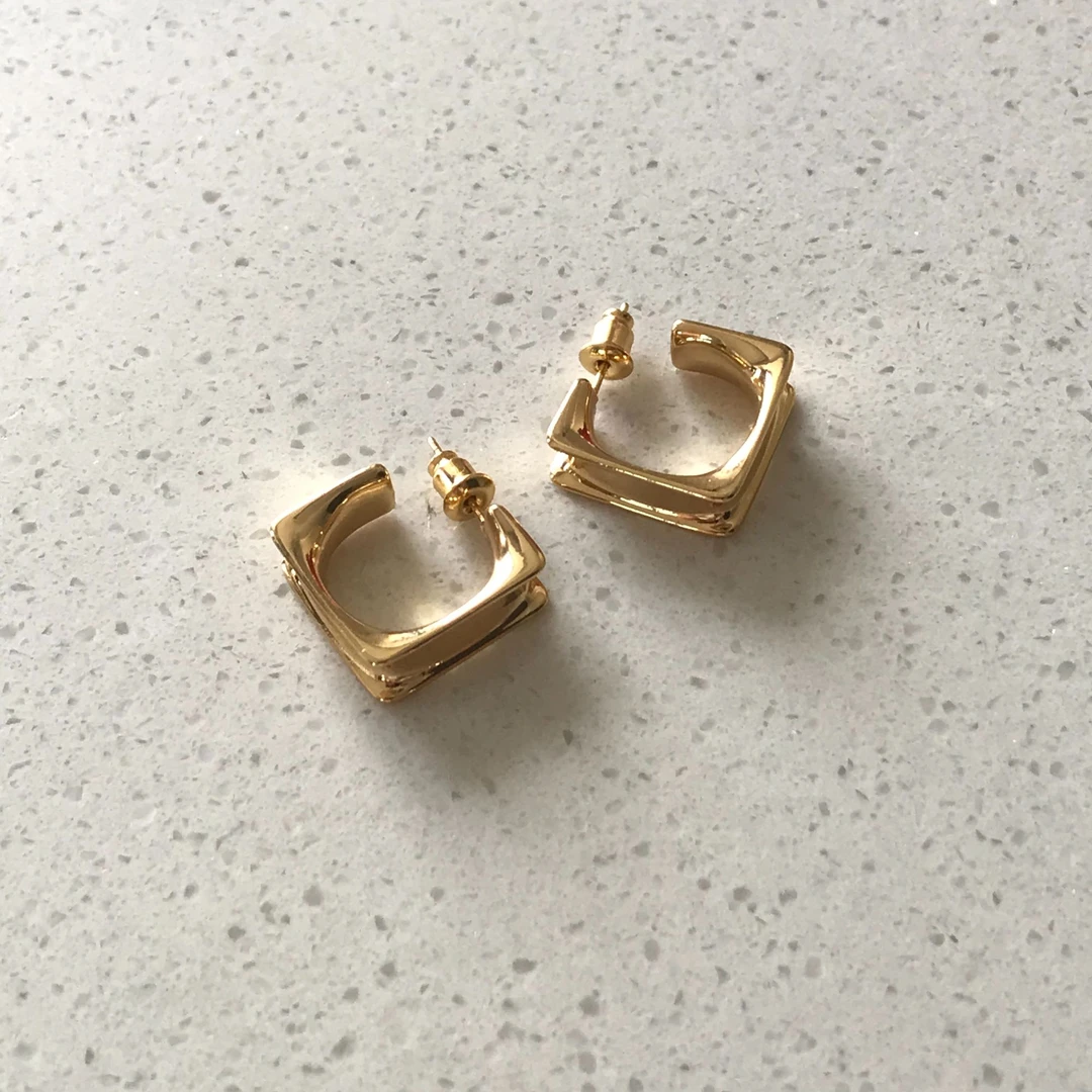铜合金耳饰 铜合金耳饰轻奢风金色简约个性时尚耳钉法式几何