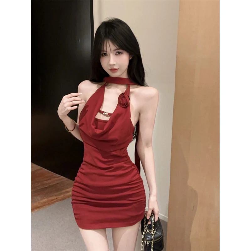 纯欲风立体玫瑰花金属荡领无袖连衣裙夏季新款绑带收腰显瘦包臀裙