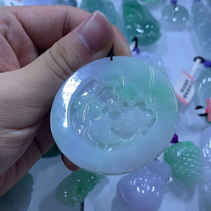 翡翠未镶嵌颈饰天然翡翠A货吊坠