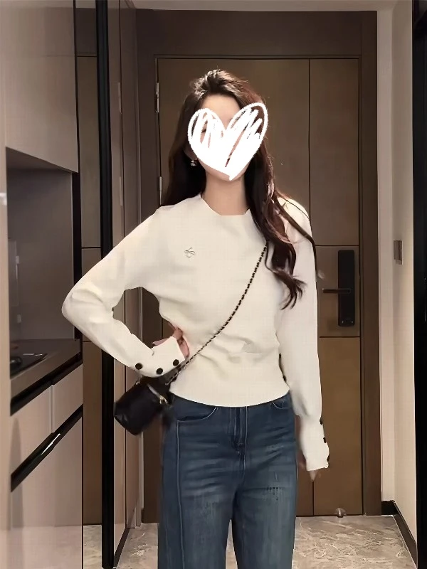 韩系气质设计感纽扣圆领麻花针织毛衣女秋季新款收腰显瘦内搭上衣