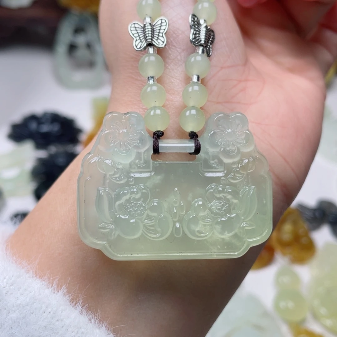 蛇纹石玉颈饰未镶嵌