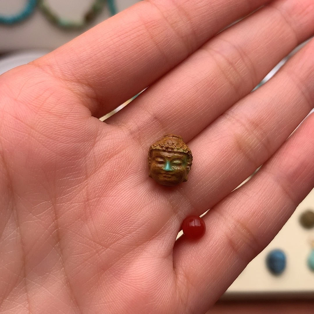 南红玛瑙配饰未镶嵌