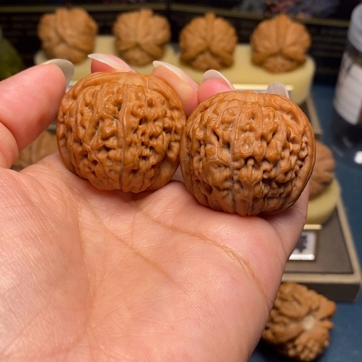 【闪购商品】把件文玩核桃莲花