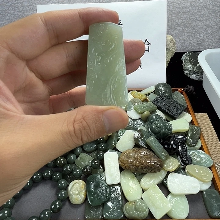 未镶嵌和田玉（糖玉）挂件