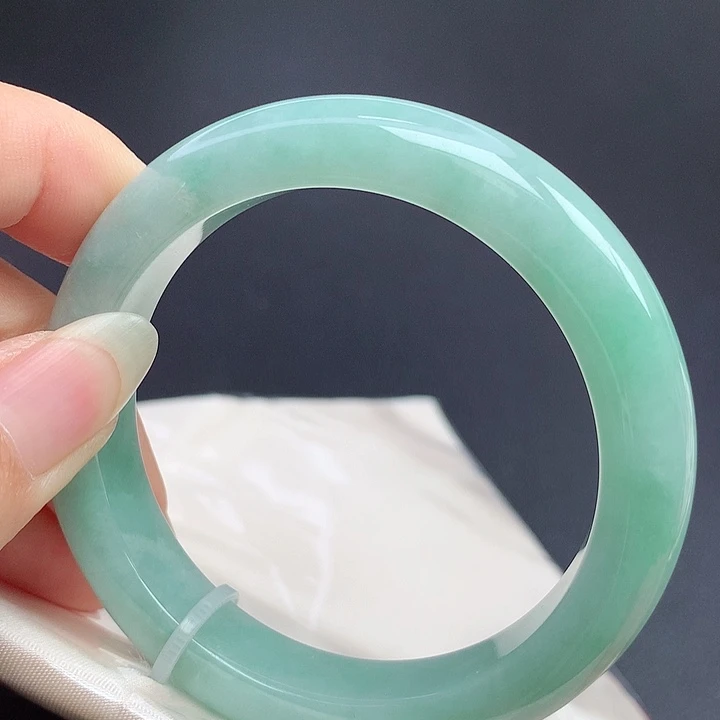 翡翠未镶嵌手镯53.6圈口