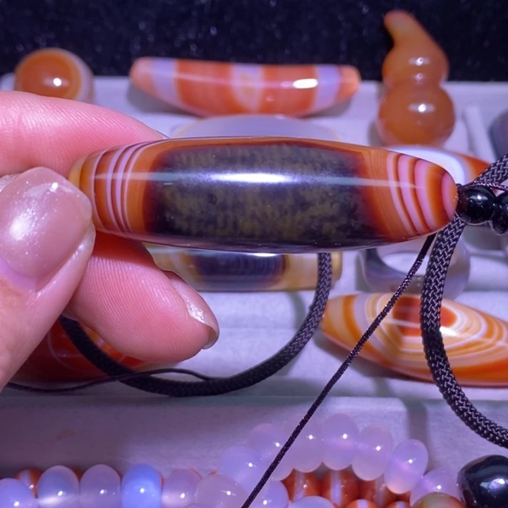 陶***淘玛瑙/玉髓未镶嵌颈饰