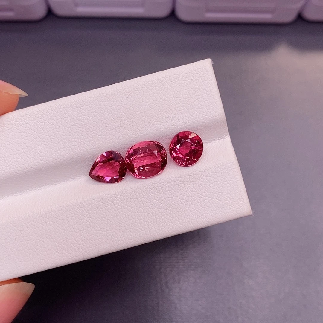 未镶嵌裸石碧玺550一克拉，仅供展示，挑好上定向