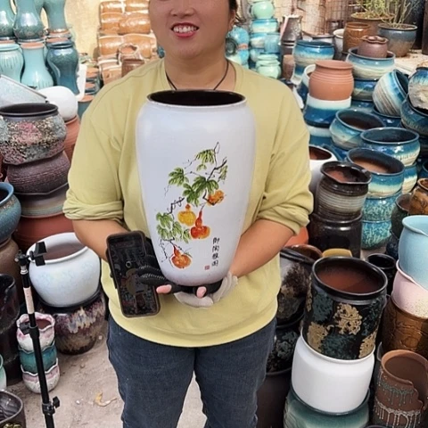 口17高33瑕疵一个盆。