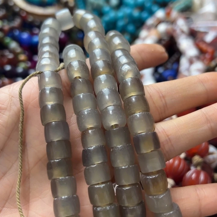 白***胖玛瑙/玉髓颈饰未镶嵌