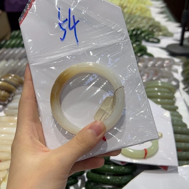 丽***️未镶嵌手镯和田玉
