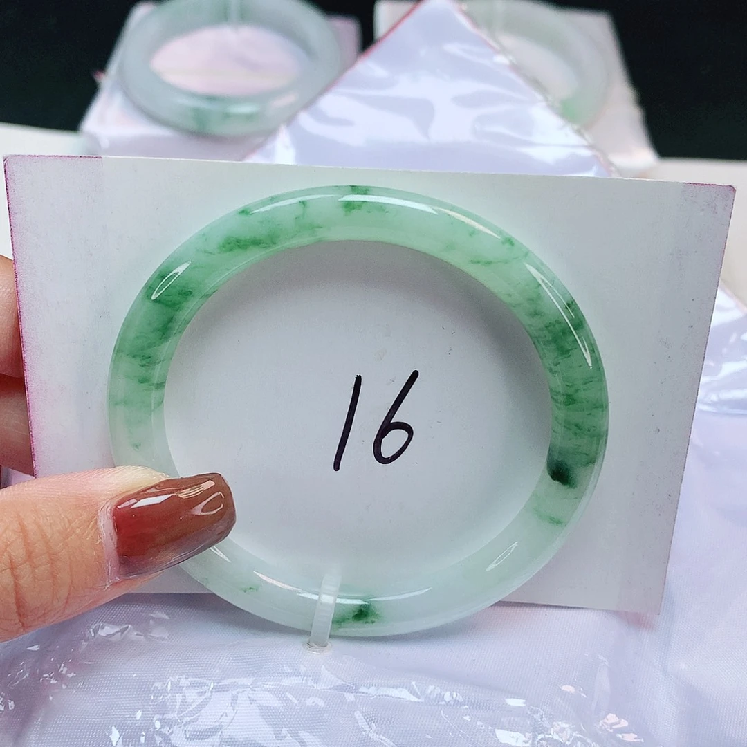 翡翠未镶嵌手镯 圆条52