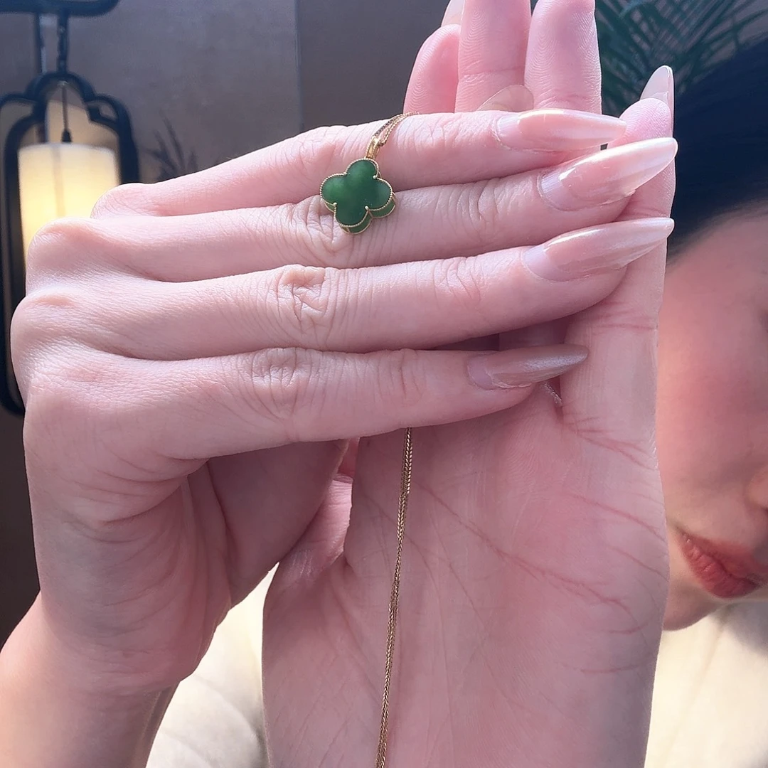 和田玉吊坠(不含链)18K金镶嵌