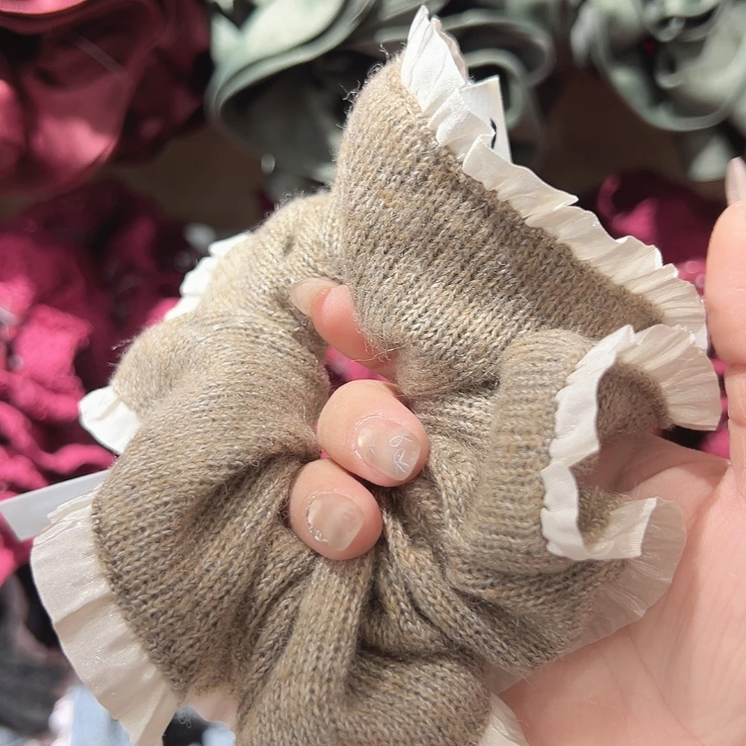 非金属燕麦色发圈