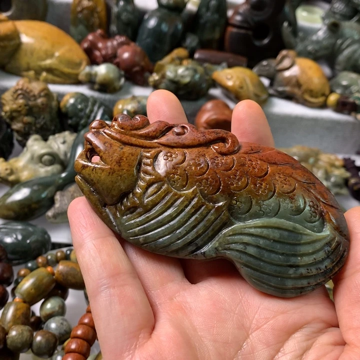 未镶嵌岫岩河磨玉（透闪石质玉）把件