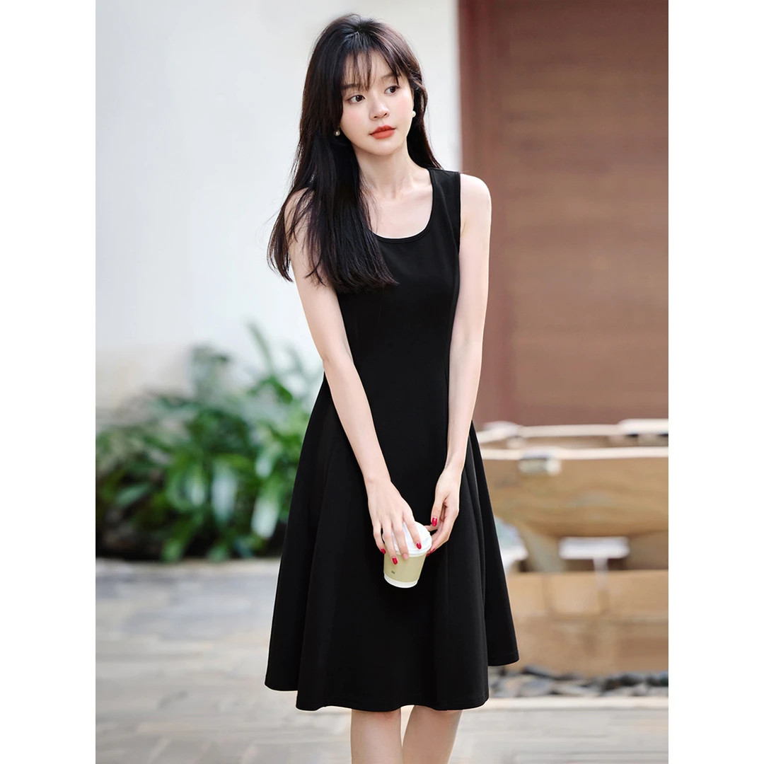 沫晗依美收腰显瘦无袖背心连衣裙2025夏气质通勤赫本风A摆裙女
