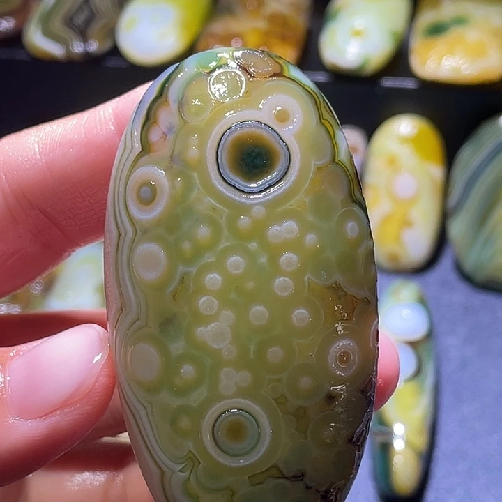 玛瑙/玉髓未镶嵌珠宝奇石