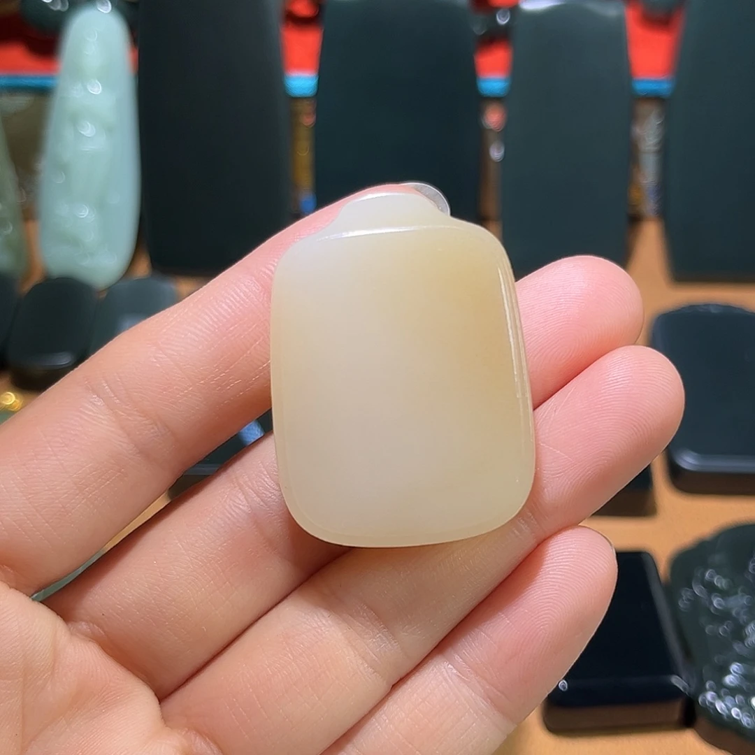 和田玉（糖玉）未镶嵌颈饰