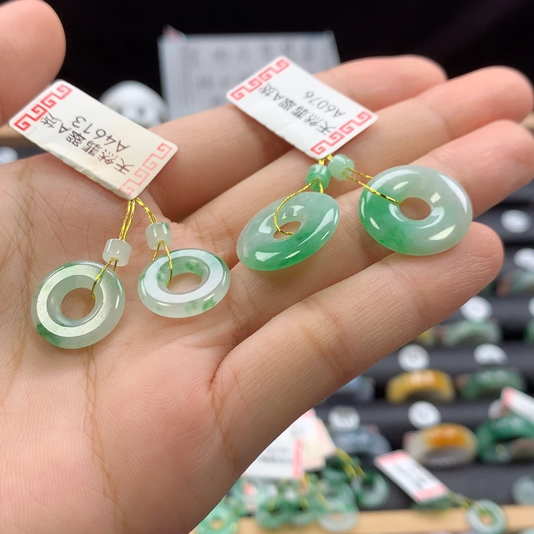 微****未镶嵌翡翠耳饰甜甜圈