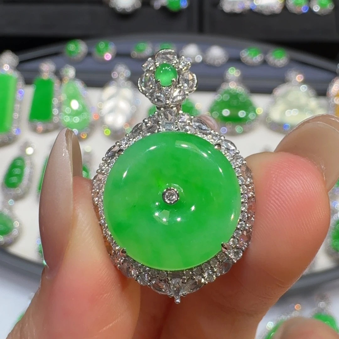 翡翠18K金镶嵌颈饰收到货48小时鉴赏期