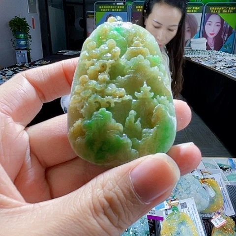 翡翠未镶嵌颈饰翡翠
